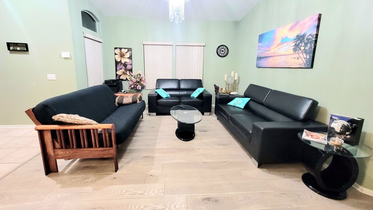 Photo of Livingroom in Cathedral City