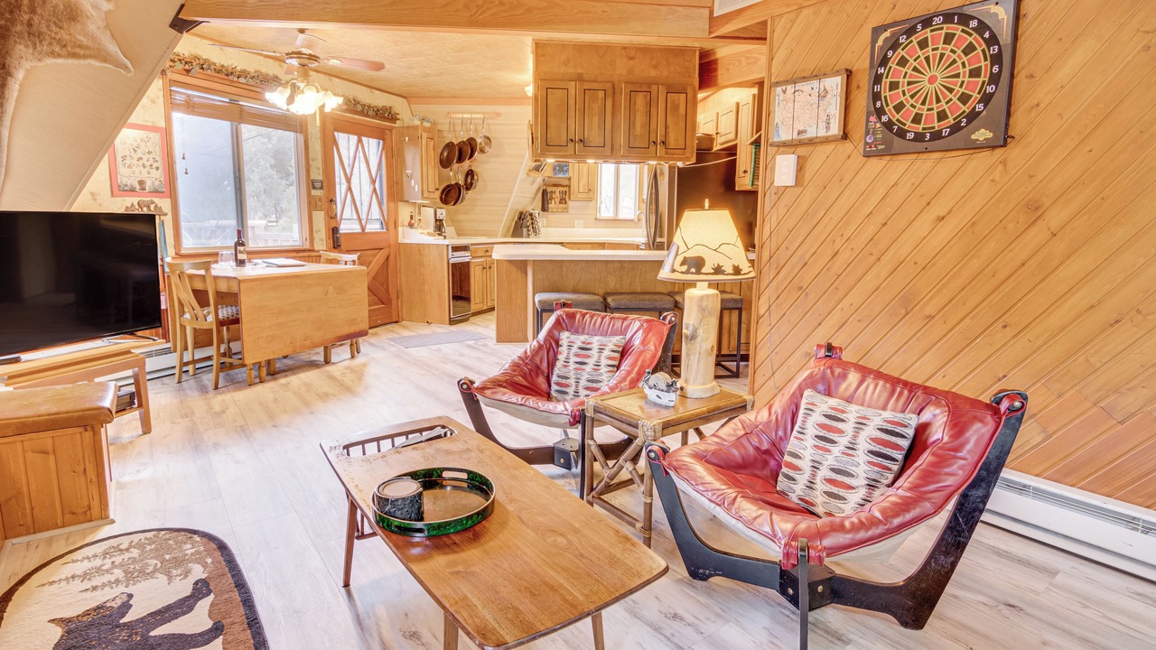 Photo of Livingroom in Pine Mountain Club