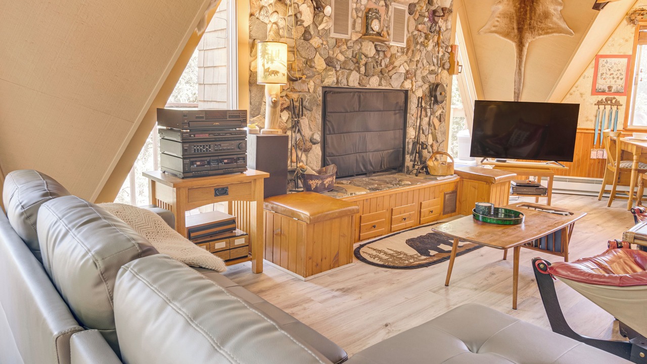 Photo of Livingroom in Pine Mountain Club