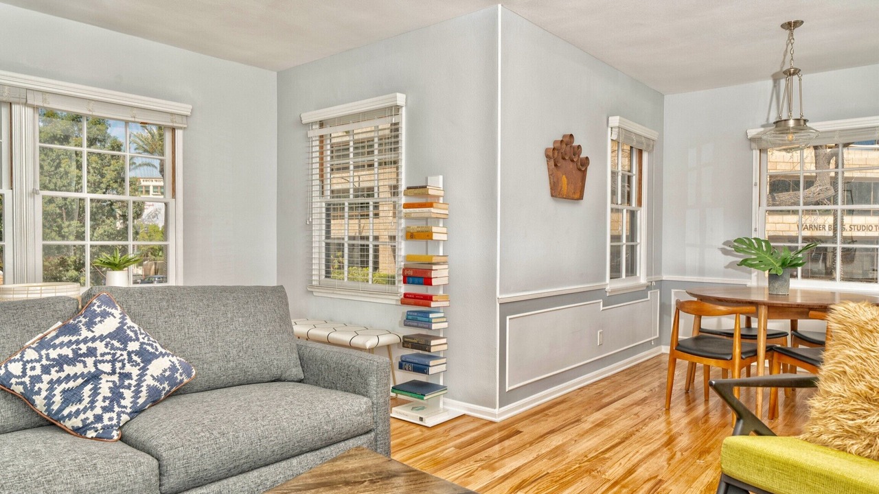Photo of Livingroom in Burbank