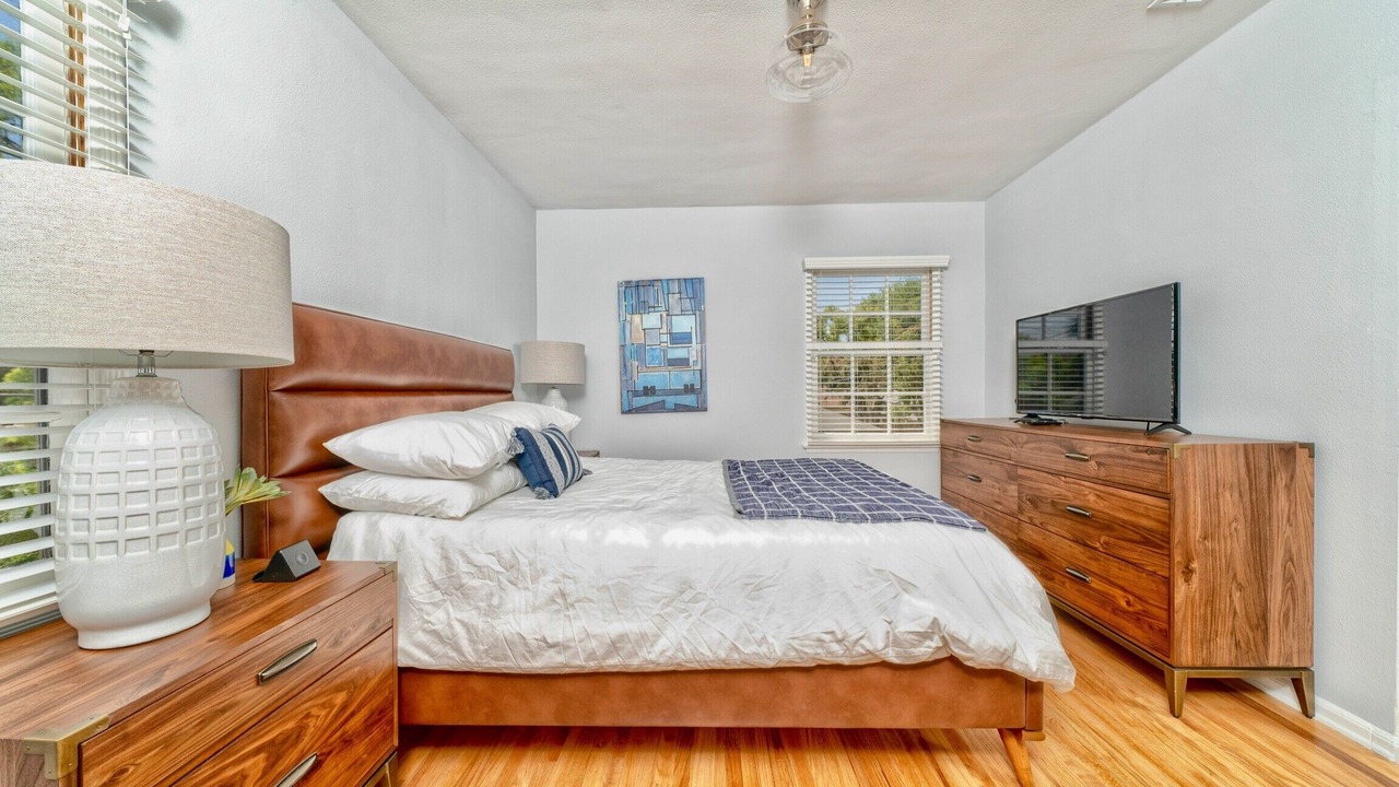 Photo of Bedroom in Burbank