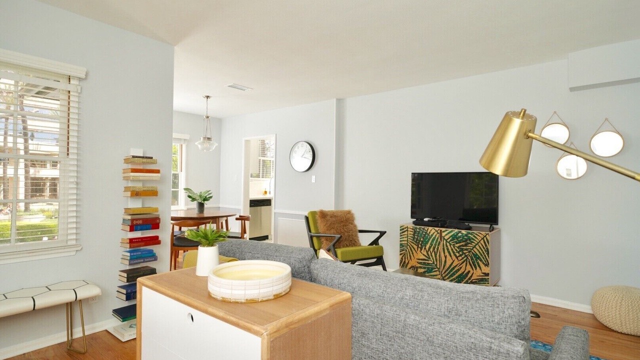 Photo of Livingroom in Burbank