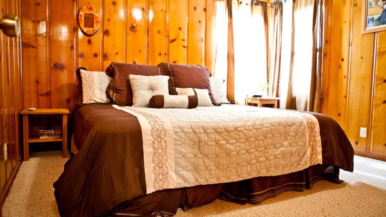Photo of Bedroom in Idyllwild