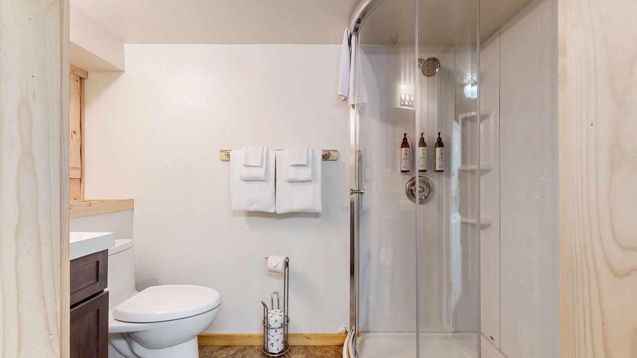 Photo of Bathroom in Groveland