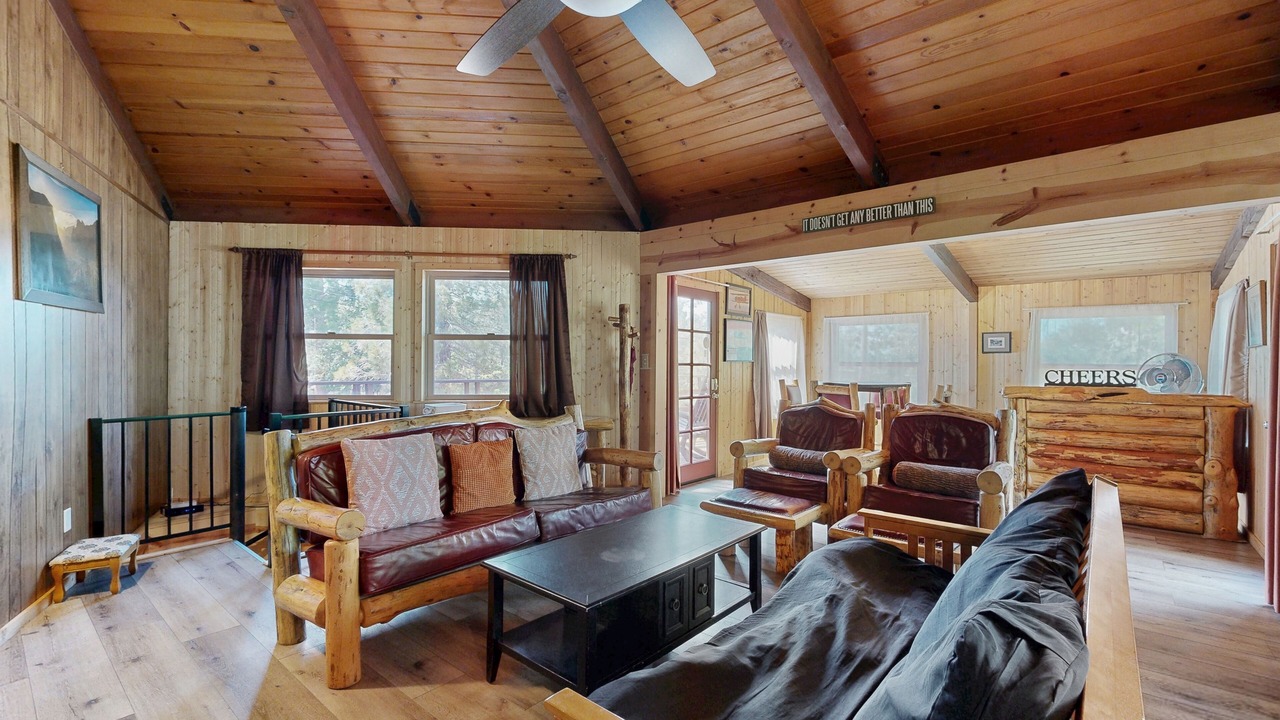 Photo of Livingroom in Groveland