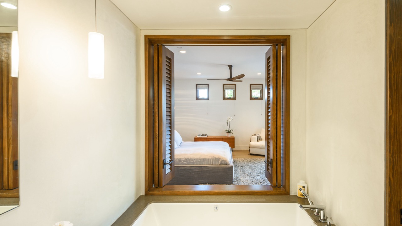 Photo of Bathroom in Gas Lamp Section