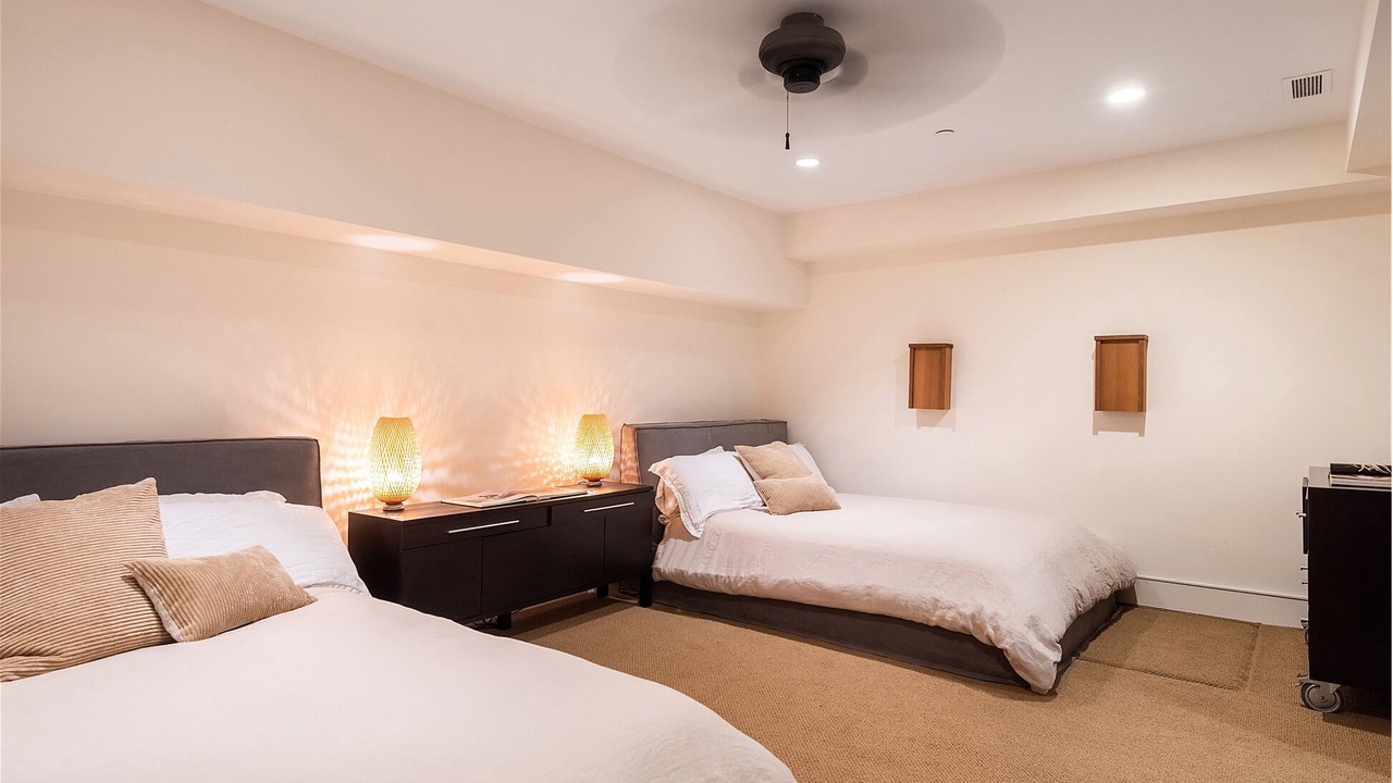 Photo of Bedroom in Gas Lamp Section