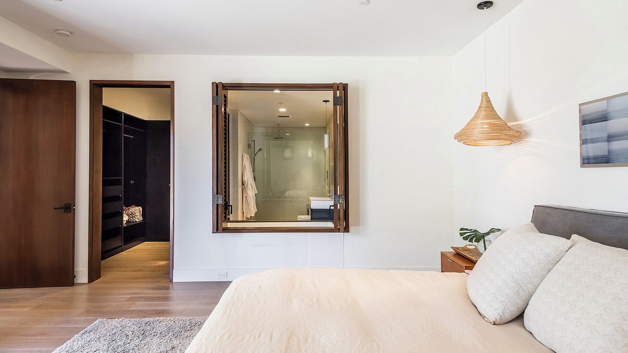 Photo of Bedroom in Gas Lamp Section