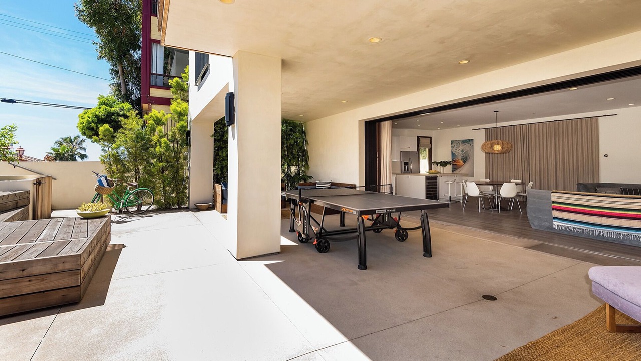 Photo of Outdoor in Gas Lamp Section