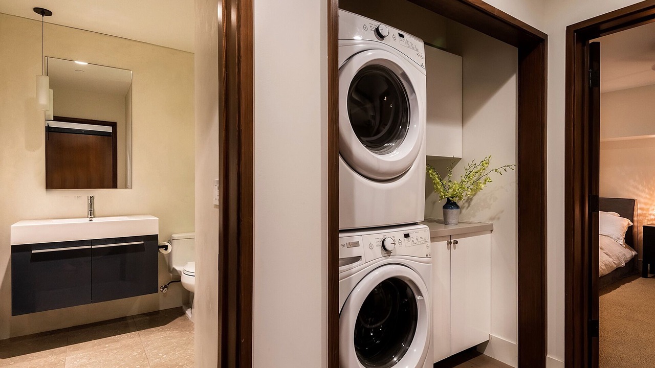 Photo of Bathroom in Gas Lamp Section