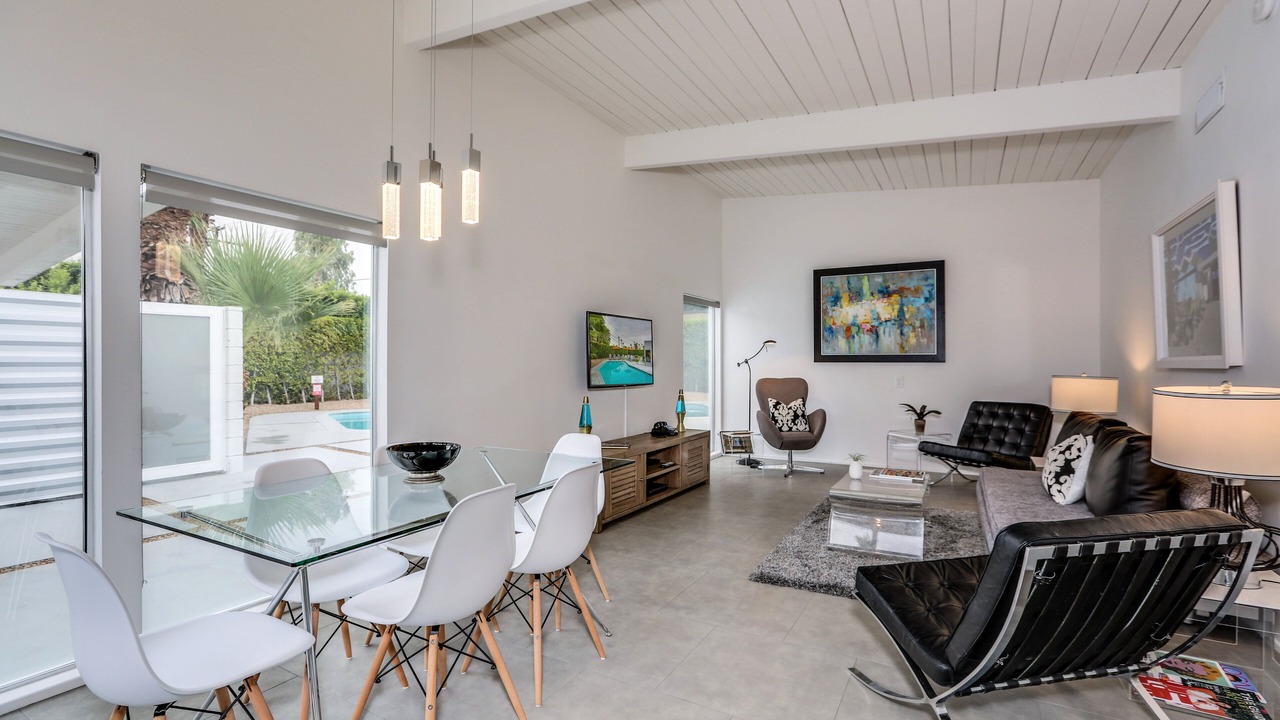 Photo of Bedroom in Racquet Club Estates