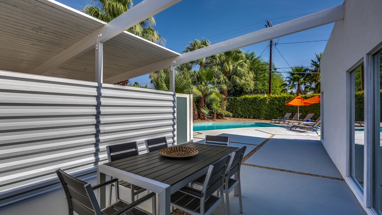 Photo of Outdoor in Racquet Club Estates