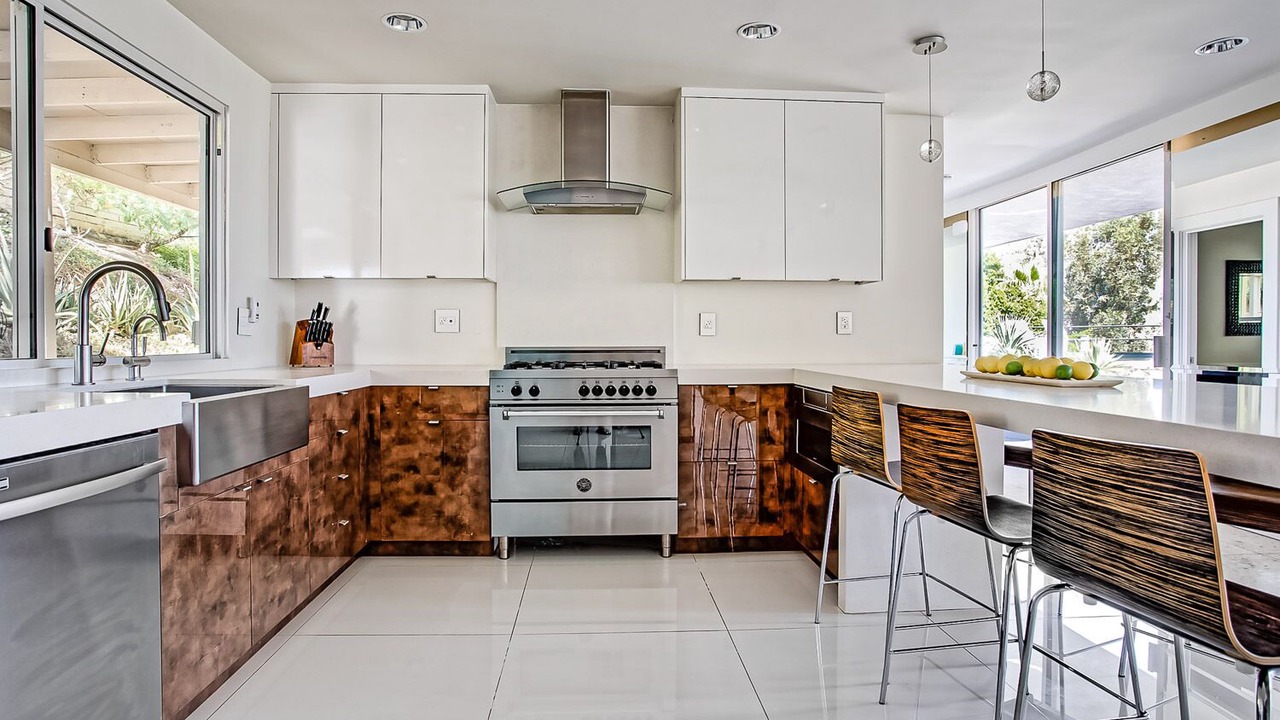 Photo of Kitchen in Canyon Corridor