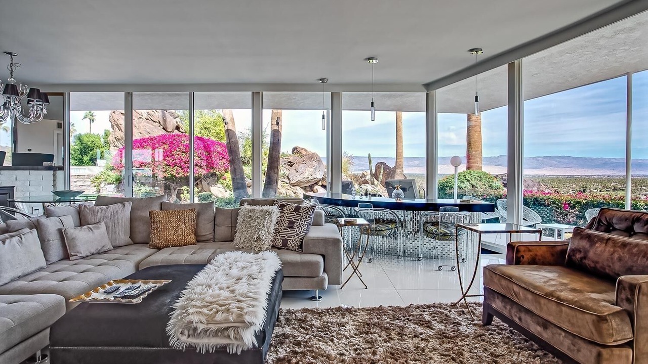 Photo of Livingroom in Canyon Corridor