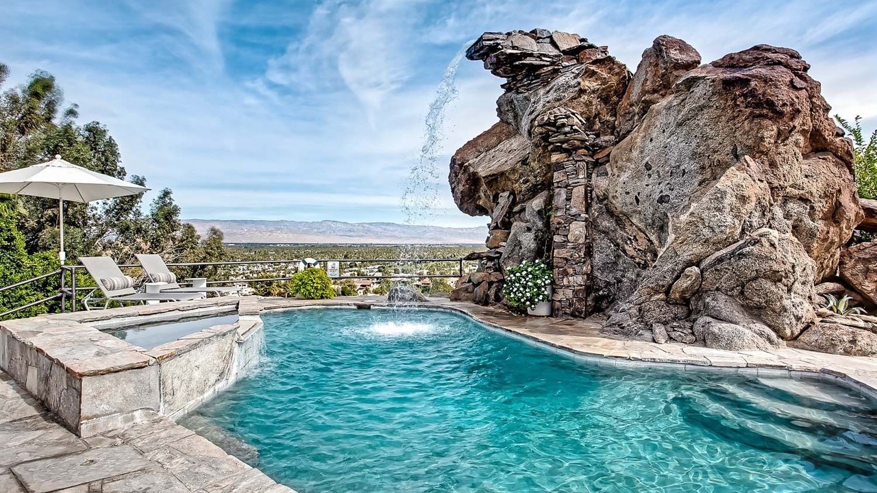 Photo of Outdoor in Canyon Corridor