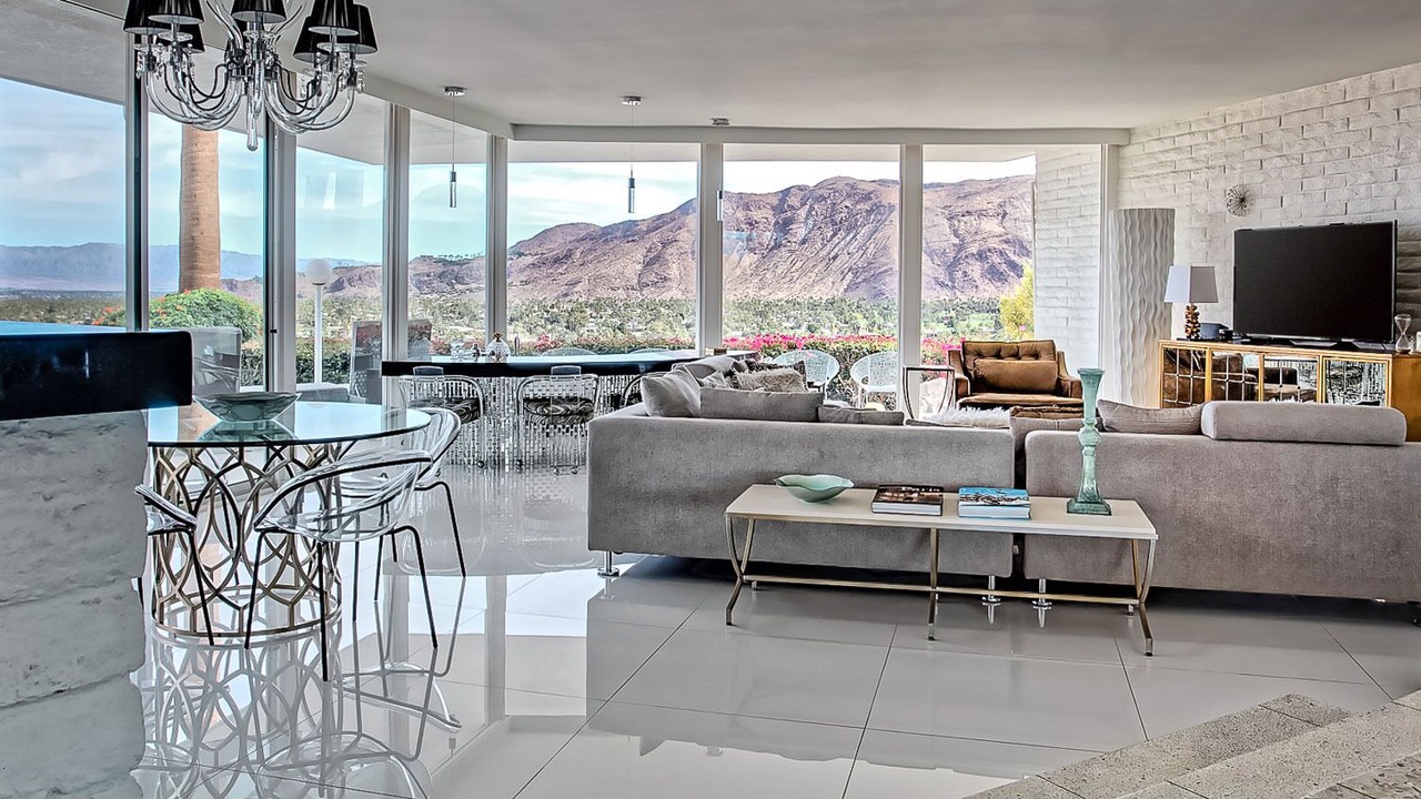 Photo of Livingroom in Canyon Corridor