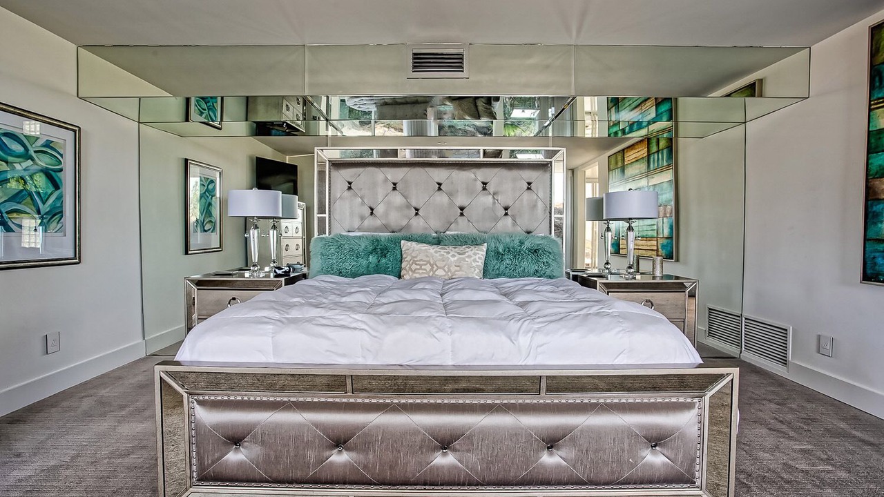 Photo of Bedroom in Canyon Corridor