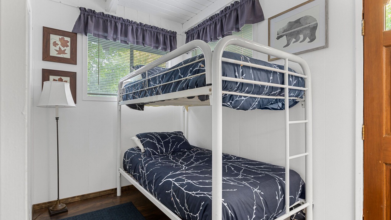 Photo of Bedroom in Arrowbear Lake