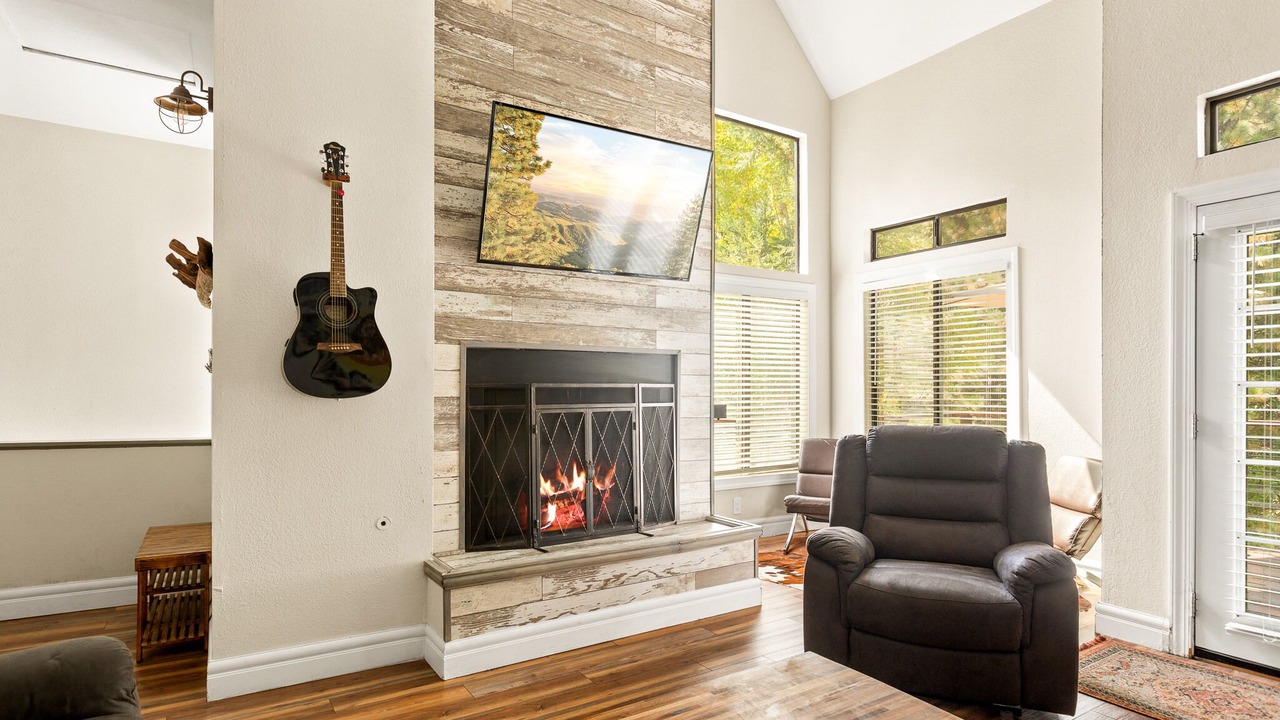 Photo of Livingroom in Blue Jay