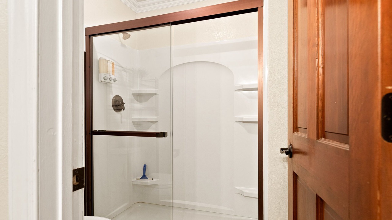 Photo of Bathroom in Blue Jay