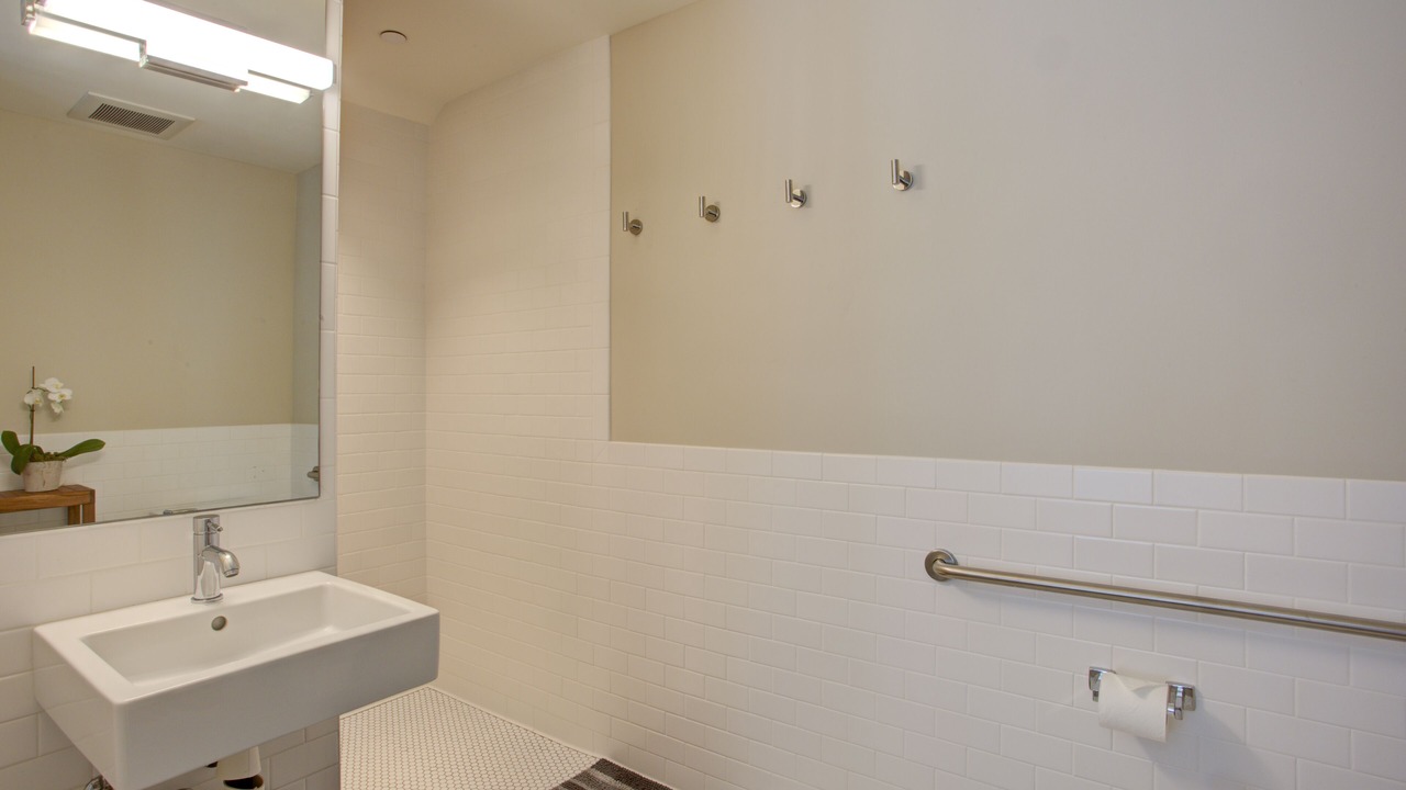Photo of Bathroom in Toro Canyon