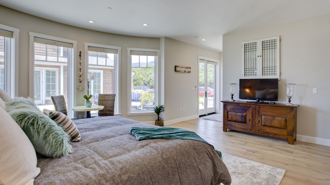 Photo of Bedroom in Toro Canyon