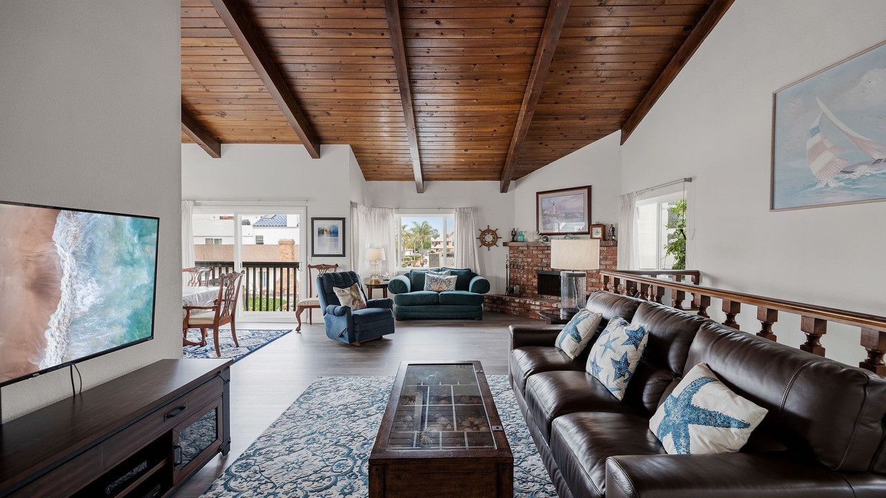 Photo of Livingroom in Silver Strand