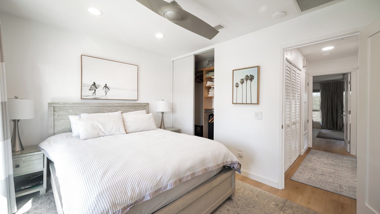 Photo of Bedroom in Cardiff-by-the-Sea