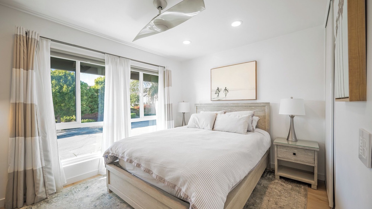 Photo of Bedroom in Cardiff-by-the-Sea