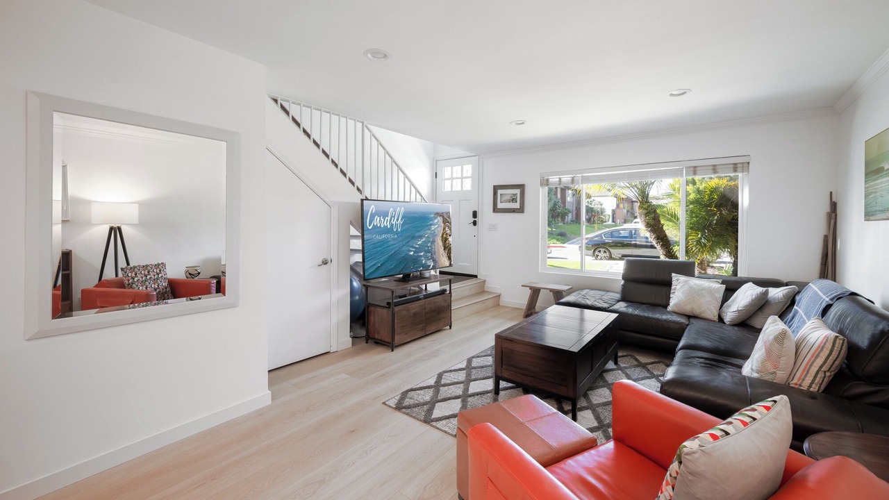 Photo of Livingroom in Cardiff-by-the-Sea