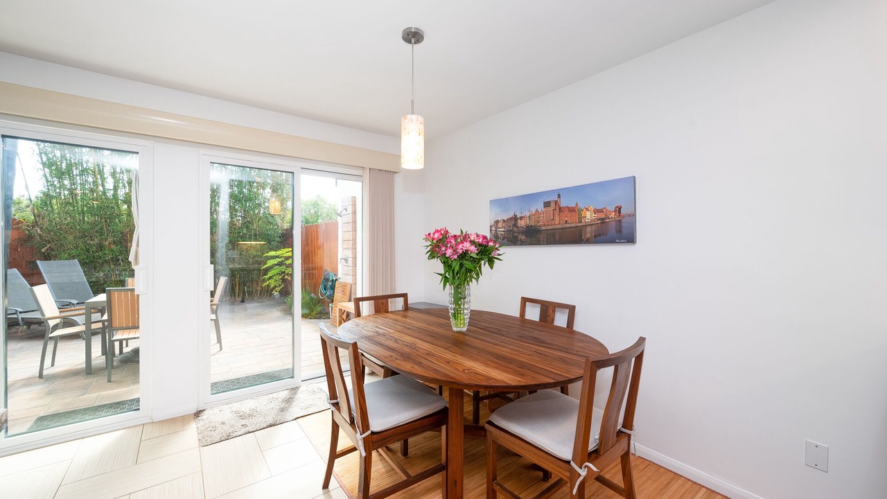 Photo of Bedroom in Cardiff-by-the-Sea