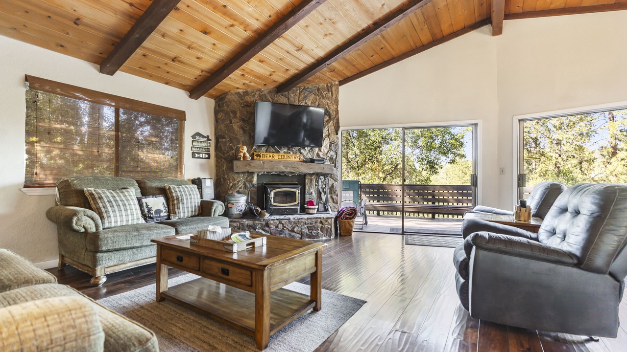 Photo of Livingroom in Groveland