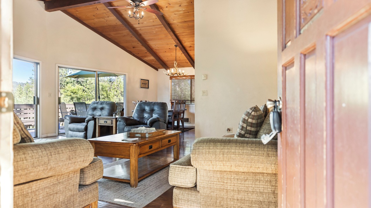 Photo of Livingroom in Groveland