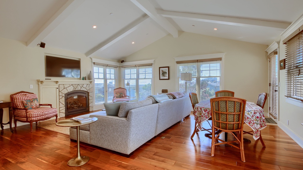 Photo of Livingroom in Marine Terrace