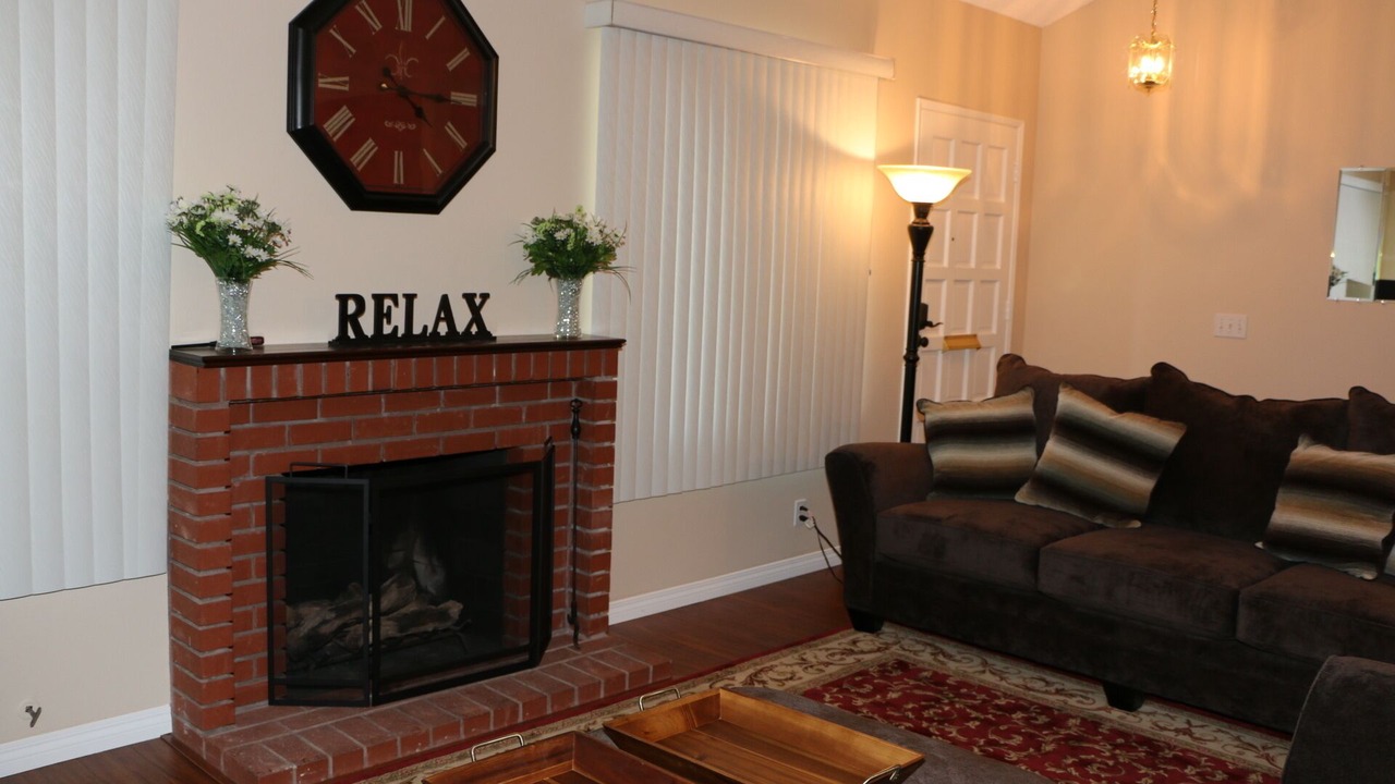 Photo of Livingroom in Anaheim Resort