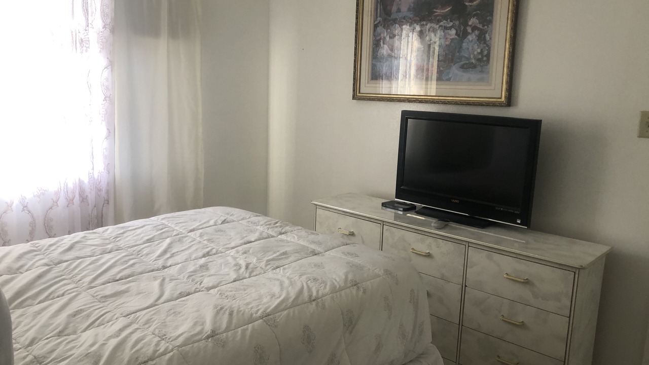Photo of Bedroom in Granada Hills South