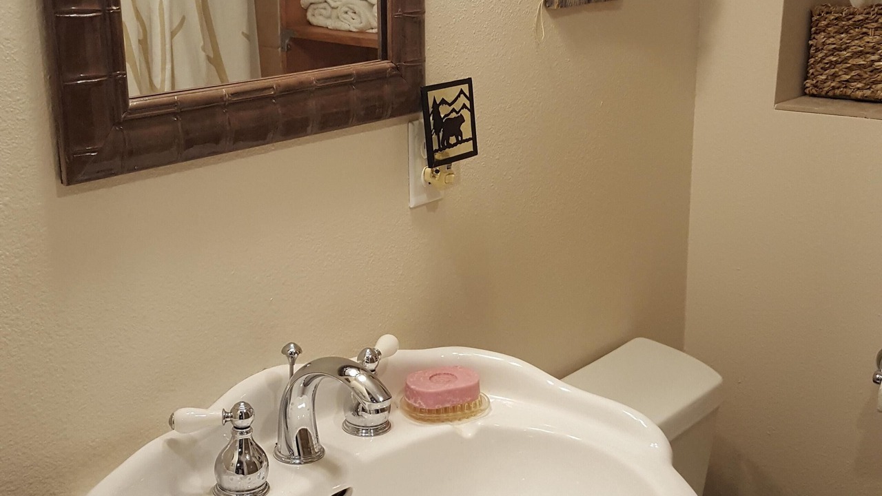 Photo of Bathroom in Cedar Glen