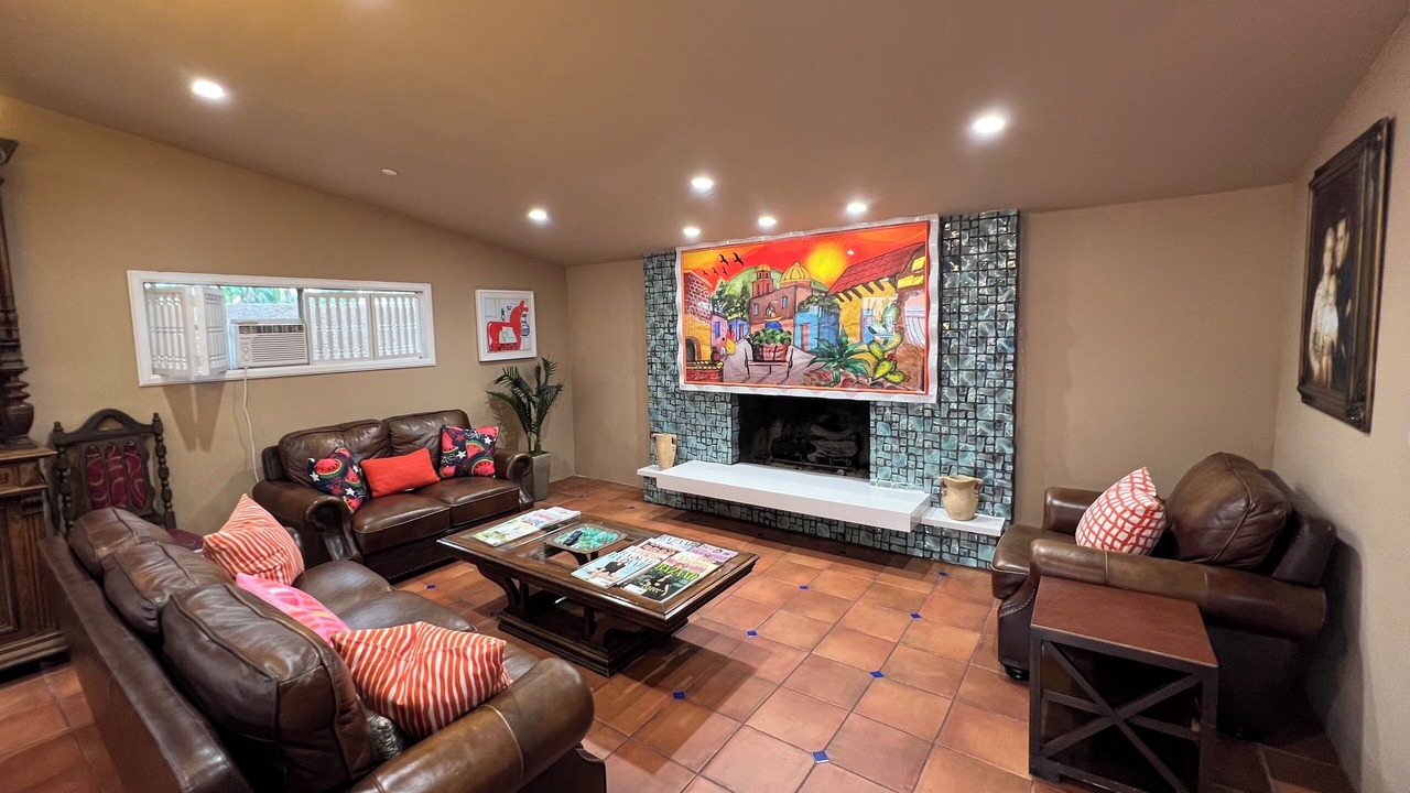 Photo of Livingroom in Hermosa Village