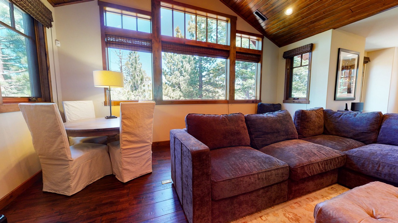 Photo of Livingroom in Mammoth Lakes