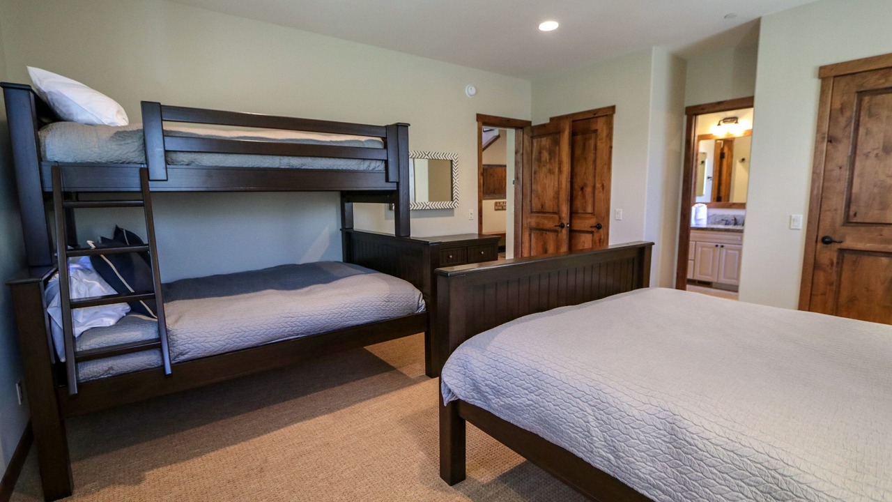 Photo of Bedroom in Mammoth Lakes