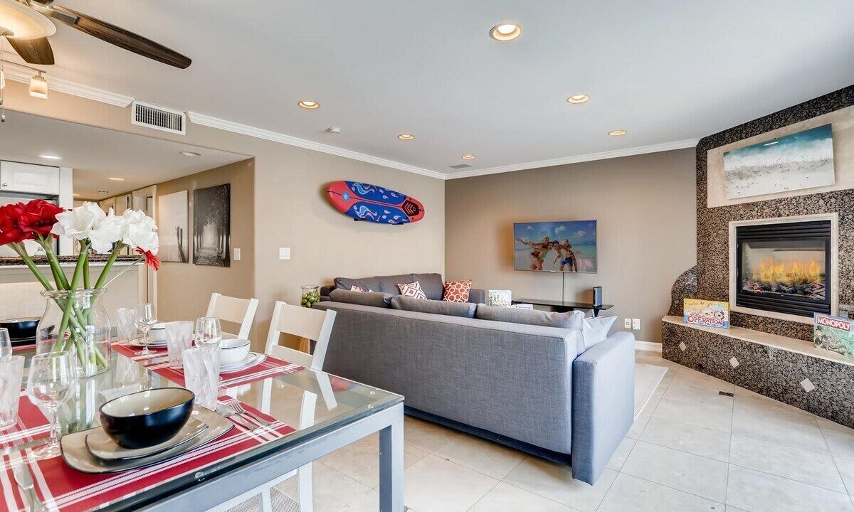 Photo of Livingroom in Newport Shores