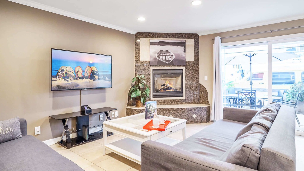 Photo of Livingroom in Newport Shores
