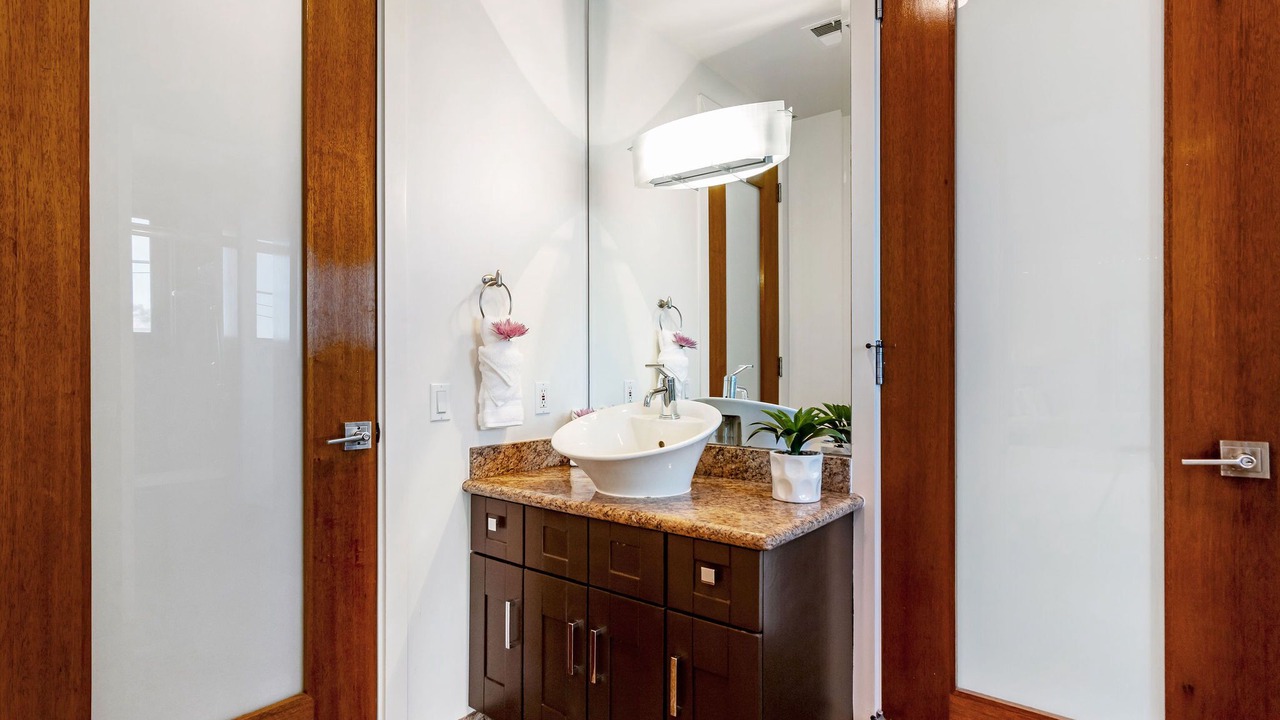 Photo of Bathroom in Hollywood Hills West
