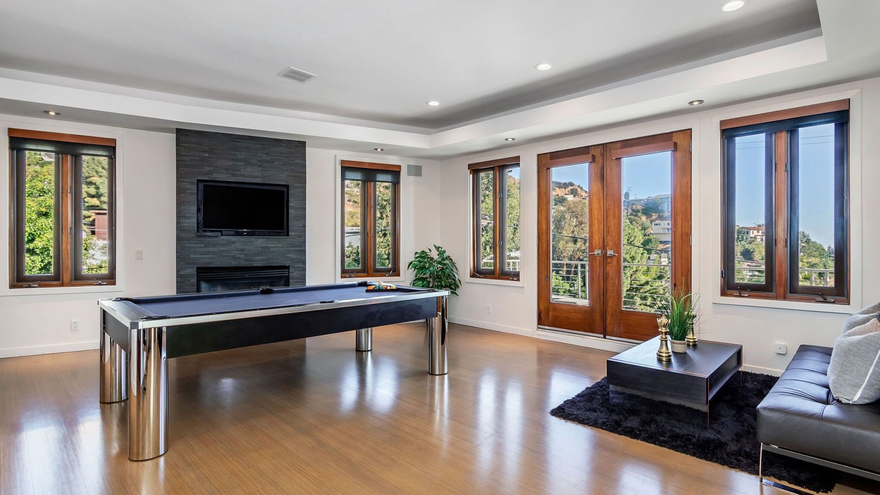 Photo of Livingroom in Hollywood Hills West