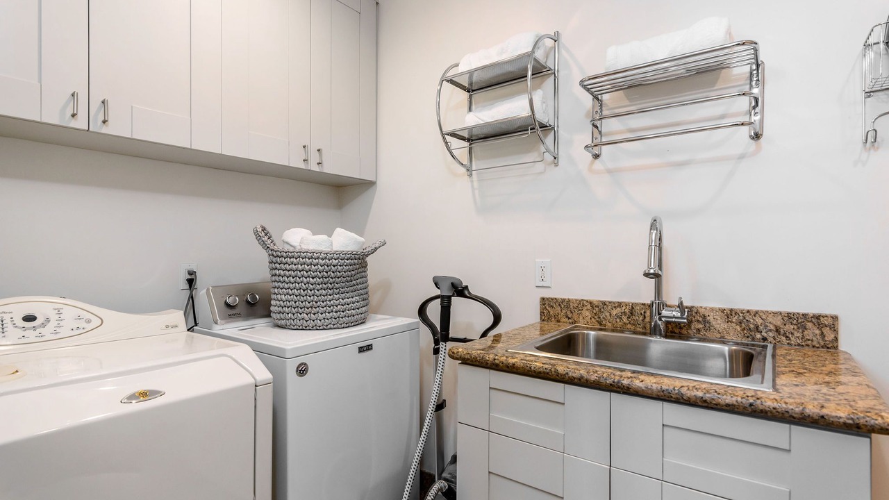 Photo of Bathroom in Hollywood Hills West