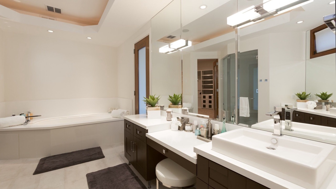 Photo of Bathroom in Hollywood Hills West