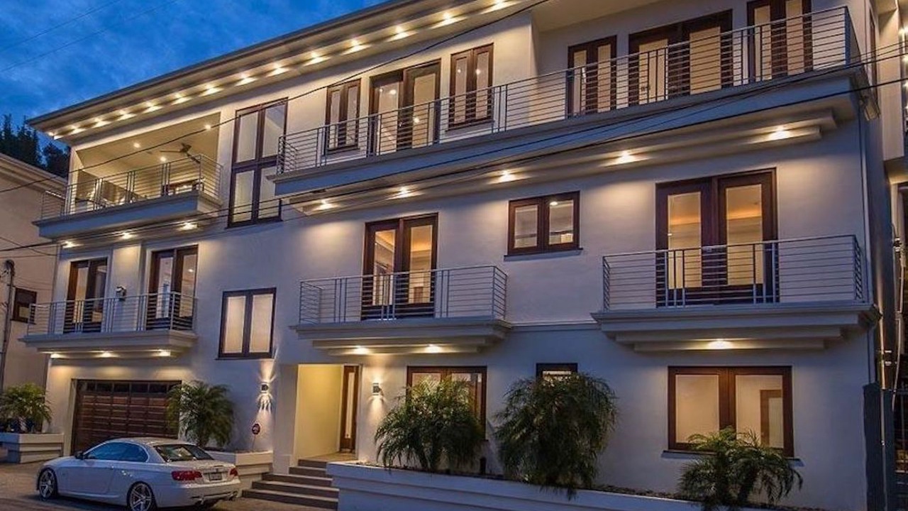 Photo of Outdoor in Hollywood Hills West