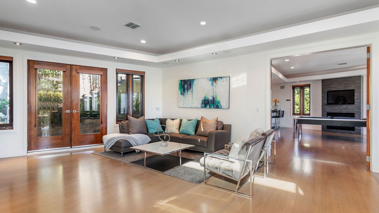 Photo of Livingroom in Hollywood Hills West