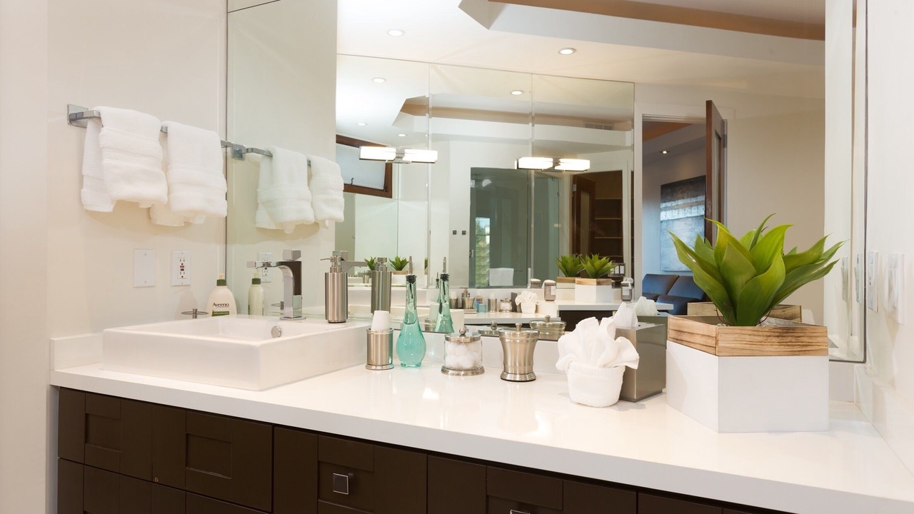 Photo of Bathroom in Hollywood Hills West