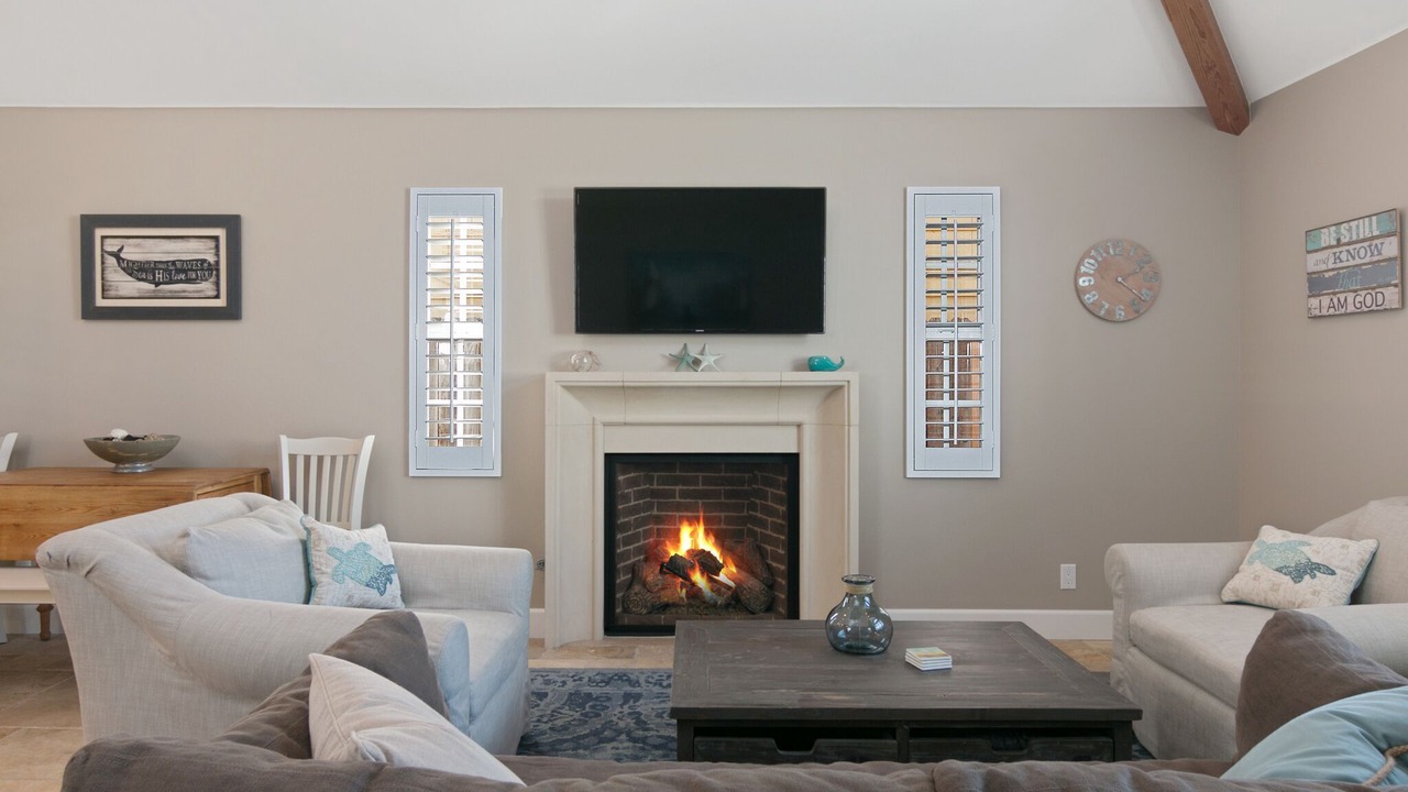Photo of Livingroom in Pierpont Bay
